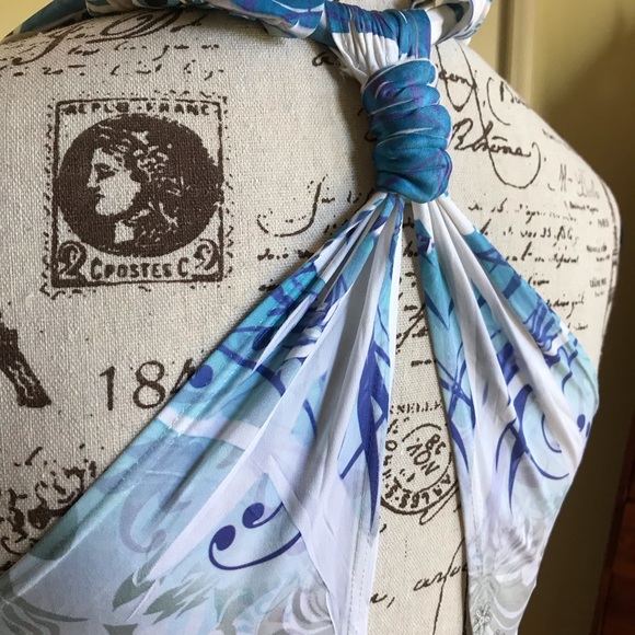 Handquerchief dress - Picture 4 of 5